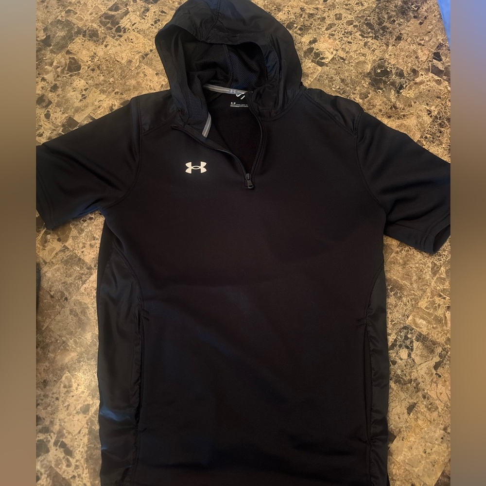 Men’s Under Armour short sleeve hoodie